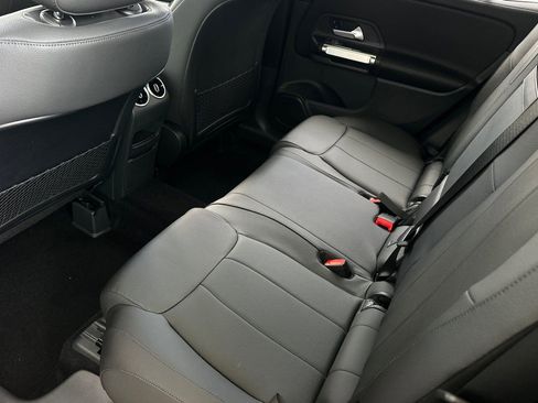 New 2025 Mercedes-Benz GLB 250 image 9