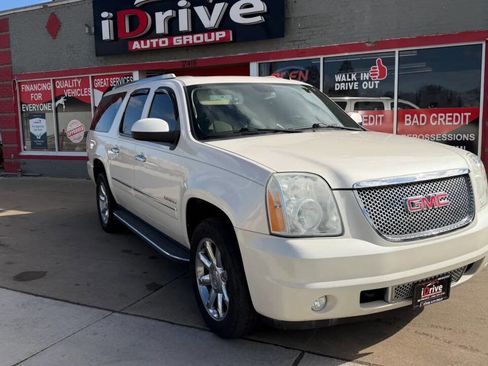 Used 2011 GMC Yukon XL Denali image 5