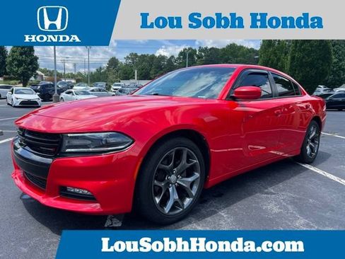 Used 2015 Dodge Charger SXT RWD image 1