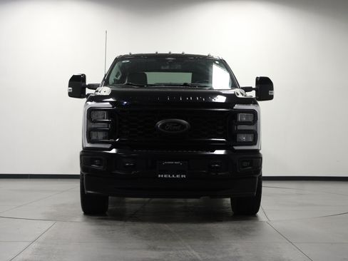Used 2025 Ford F250 Lariat w/ Black Appearance Package AWD/4WD image 9