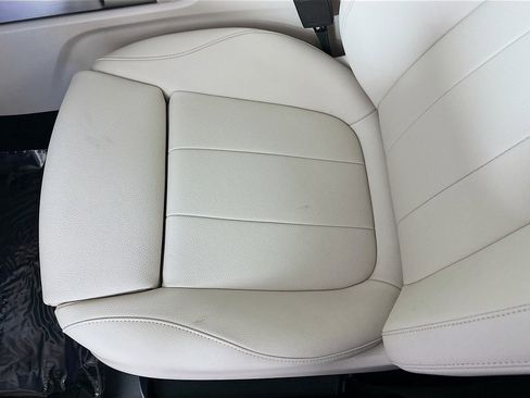 Used 2026 Mercedes-Benz GLB 250 4MATIC image 18