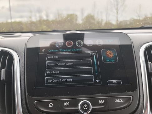 Used 2018 Chevrolet Equinox Premier AWD/4WD image 21