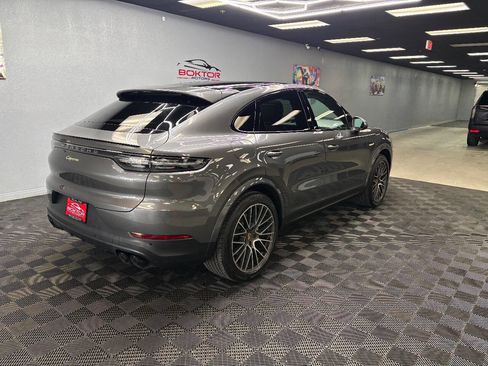 Used 2021 Porsche Cayenne E-Hybrid Coupe image 17