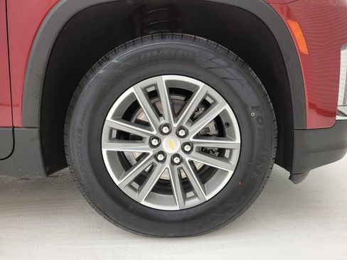 Used 2023 Chevrolet Traverse LT image 24