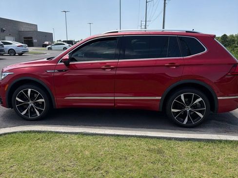 Used 2024 Volkswagen Tiguan SEL R-Line AWD/4WD image 3