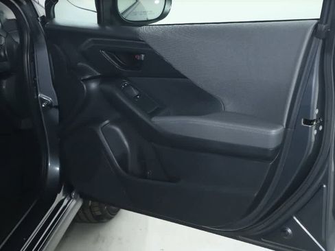 Used 2024 Subaru Crosstrek 2.0i Premium image 33