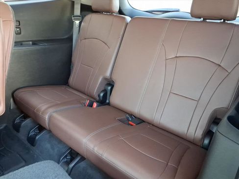 Used 2018 Buick Enclave Avenir image 10