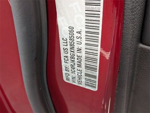 Used 2022 Jeep Grand Cherokee L Limited w/ Black Appearance Package image 33