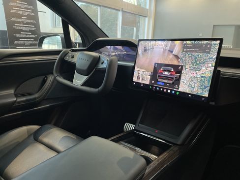 Used 2023 Tesla Model X AWD/4WD image 32