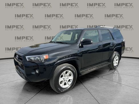 Used 2024 Toyota 4Runner SR5 image 1