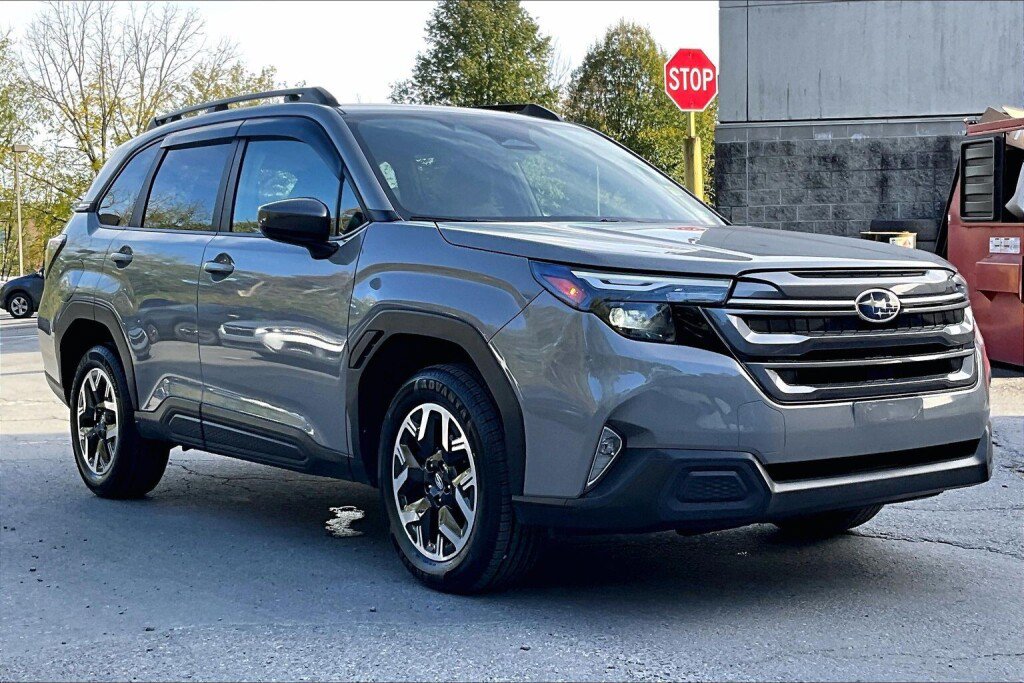 Certified 2025 Subaru Forester Premium AWD/4WD image 19