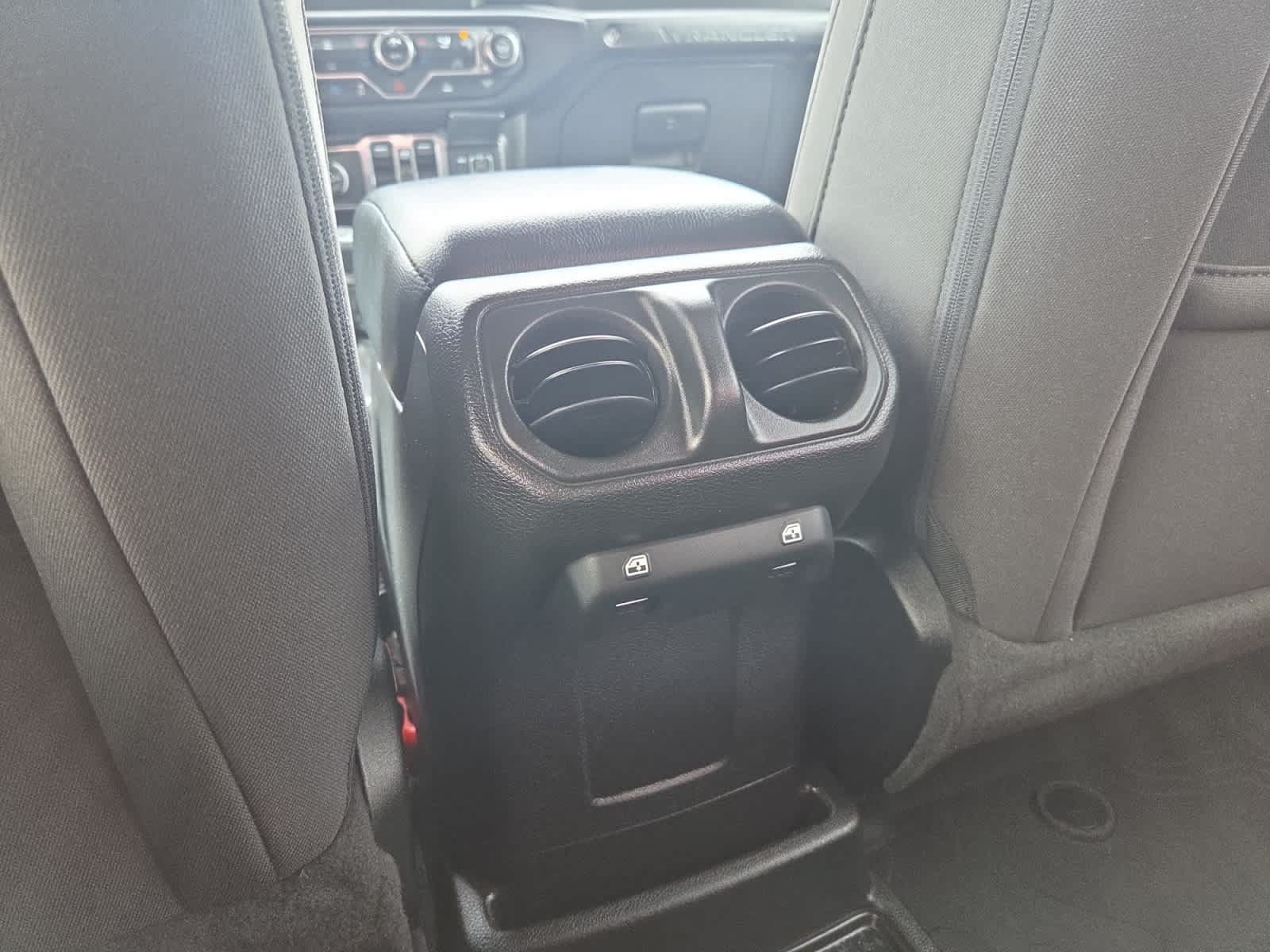 Used 2023 Jeep Wrangler Unlimited AWD/4WD image 16