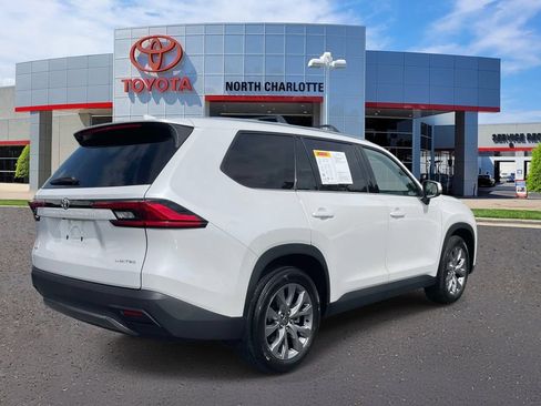 Used 2024 Toyota Grand Highlander AWD image 7