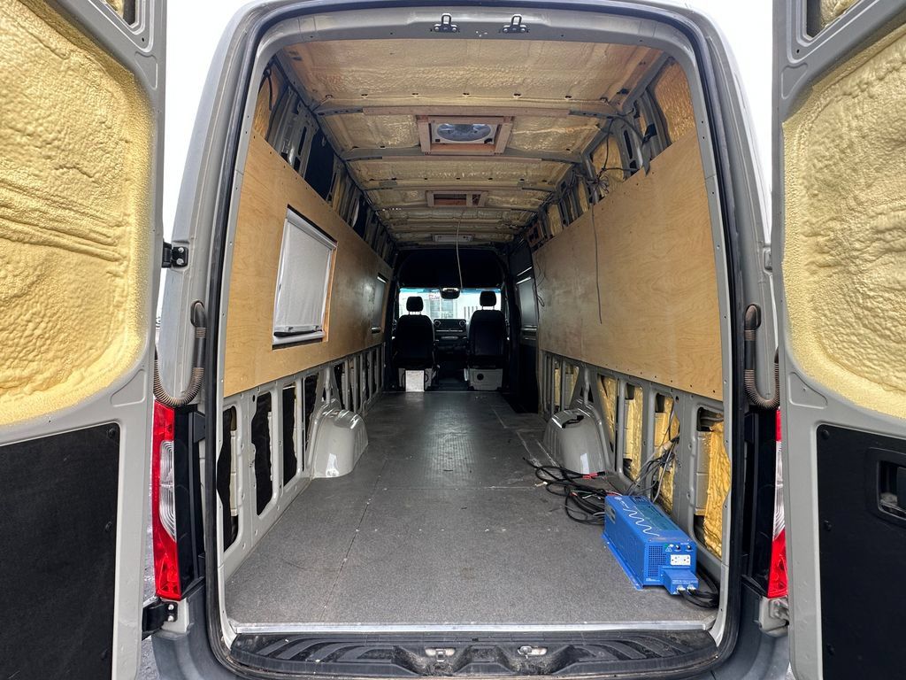 Used 2020 Mercedes-Benz Sprinter 2500 w/ Premium Plus Package image 6