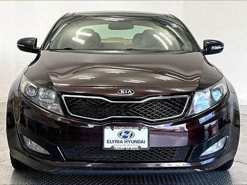 Used 2023 Hyundai Elantra SEL w/ Preferred Accessory Package FWD image 3