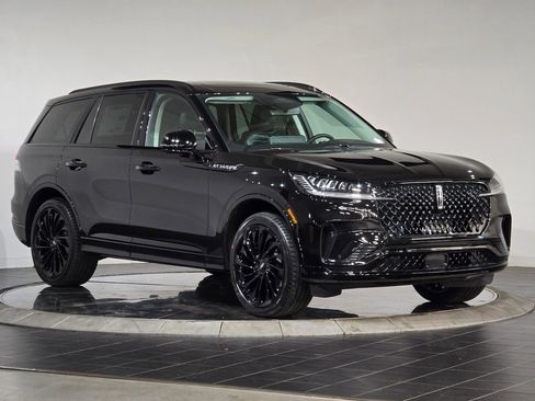 New 2026 Lincoln Aviator Reserve w/ Jet Appearance Package image 2