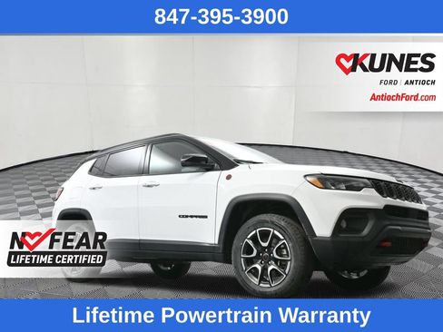 Used 2025 Jeep Compass Trailhawk AWD/4WD image 40