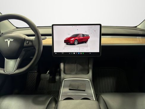 Used 2023 Tesla Model Y Long Range AWD/4WD image 16