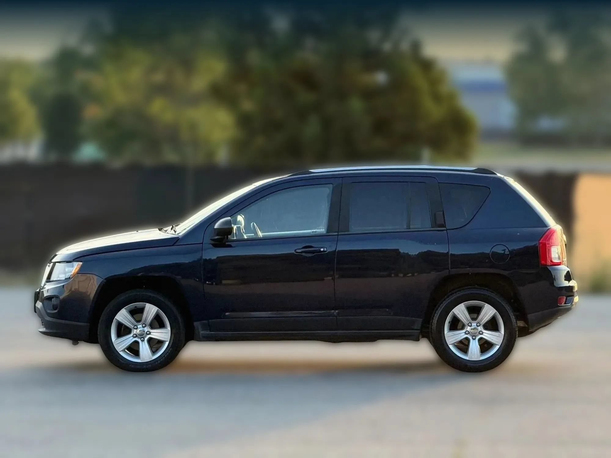 Used 2013 Jeep Compass Latitude AWD/4WD image 8