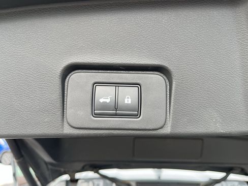 Used 2021 Nissan Rogue SL w/ Premium Package image 28