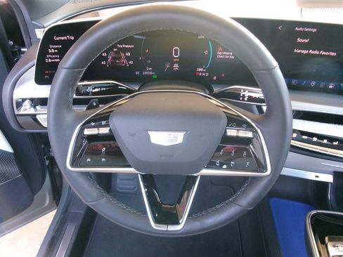 Used 2024 Cadillac Lyriq Sport image 25