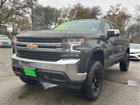 Used 2021 Chevrolet Silverado 1500 LT w/ Safety Package II image 3