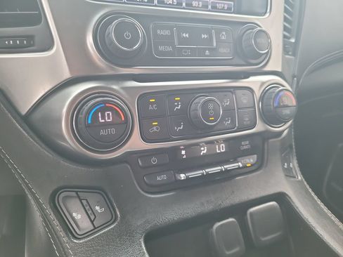 Used 2019 Chevrolet Tahoe LT RWD image 18