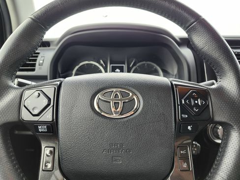 Used 2022 Toyota 4Runner TRD Off-Road image 19