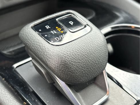 Used 2021 Nissan Rogue SV image 19