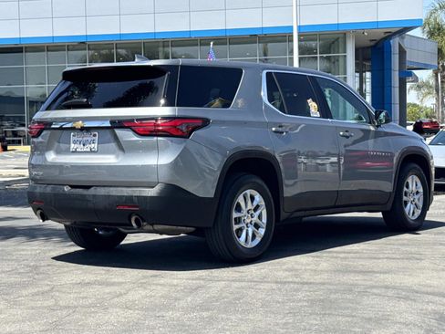 Used 2023 Chevrolet Traverse LS FWD image 5