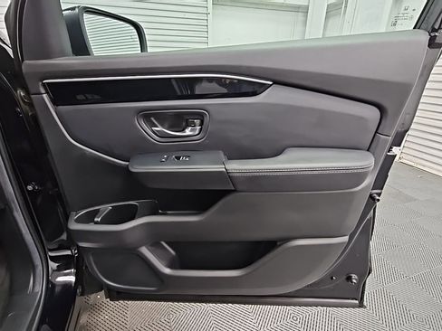 Used 2025 Honda Pilot EX-L image 42