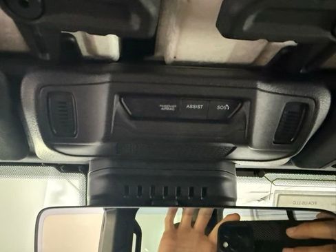 New 2025 Jeep Gladiator Willys image 18