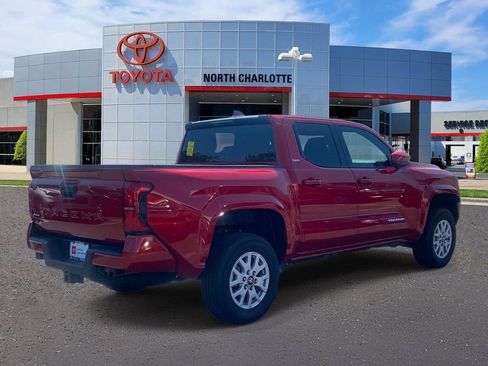 Used 2025 Toyota Tacoma SR5 AWD/4WD image 7