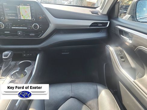 Used 2021 Toyota Highlander Limited AWD/4WD image 11