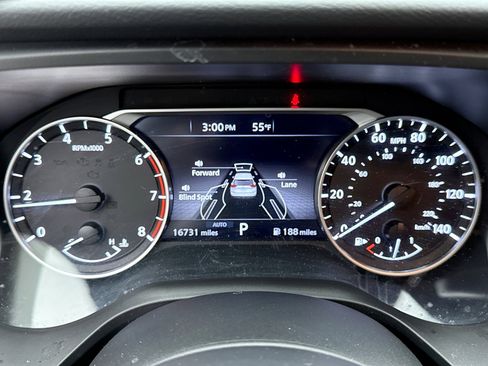 Used 2024 Nissan Rogue SV w/ SV Premium Package image 9