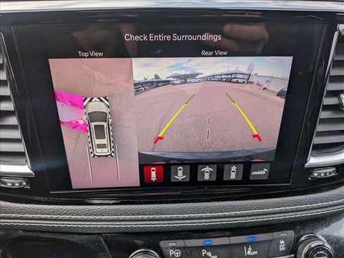 Used 2021 Chrysler Pacifica Limited w/ Uconnect Theater Family Group image 14