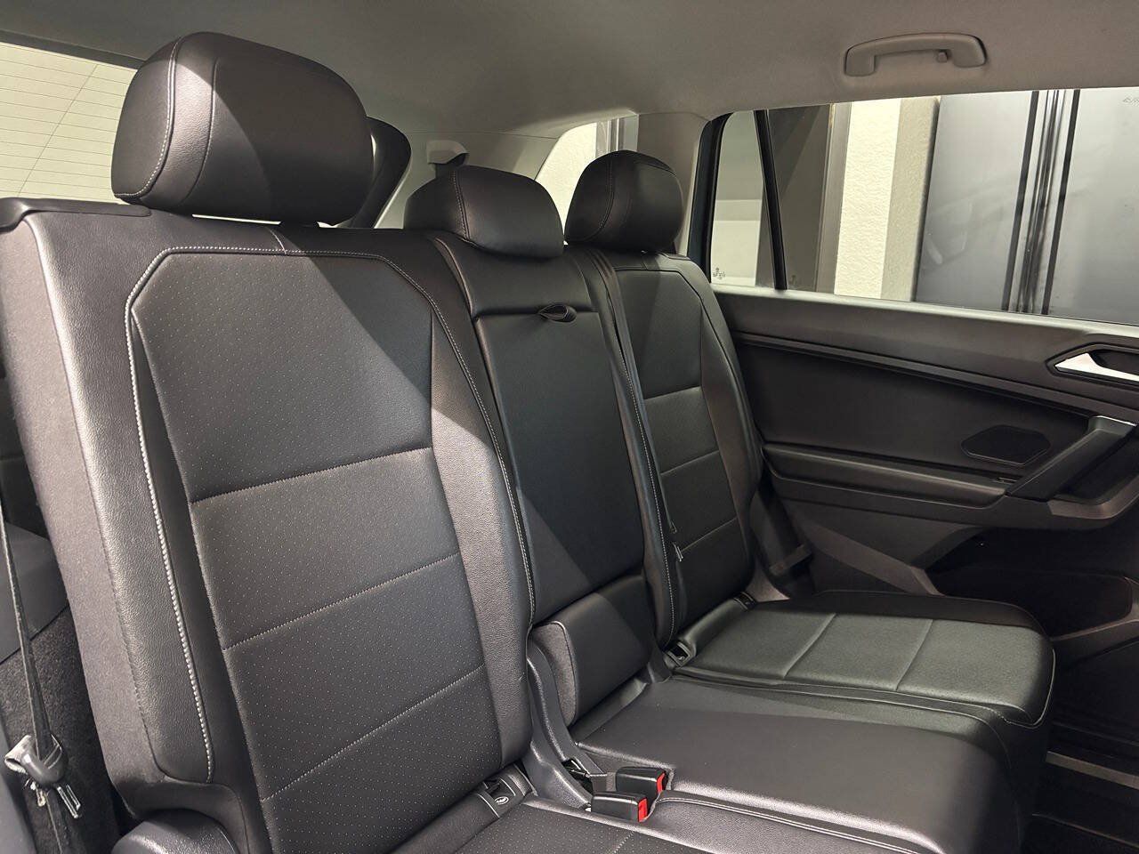 Used 2019 Volkswagen Tiguan SE w/ 3rd Row Seat Package AWD/4WD image 23