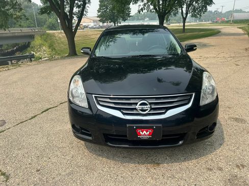 Used 2012 Nissan Altima 3.5 SR w/ Sport Pkg FWD image 3