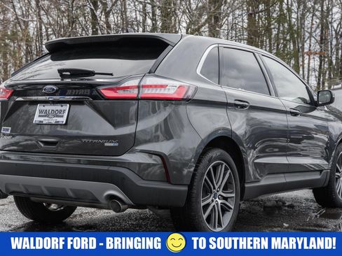 Used 2019 Ford Edge Titanium w/ Cold Weather Package image 4