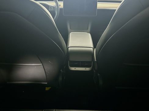 Used 2021 Tesla Model Y 2WD image 28