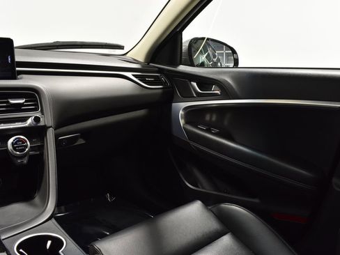 Used 2023 Genesis G70 2.0T image 14