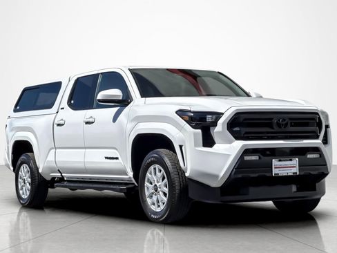 Certified 2025 Toyota Tacoma SR5 image 7