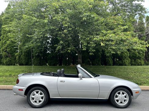 Used 1990 MAZDA MX-5 Miata RWD image 34