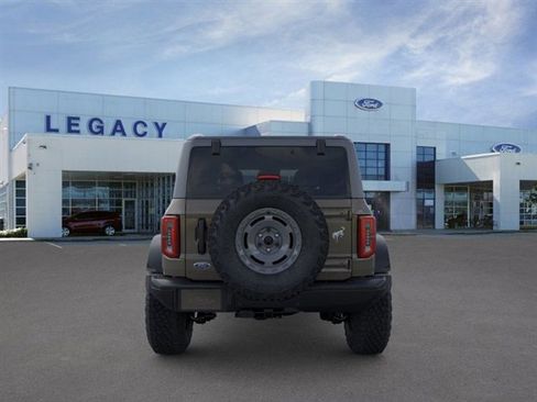 New 2025 Ford Bronco Badlands image 5