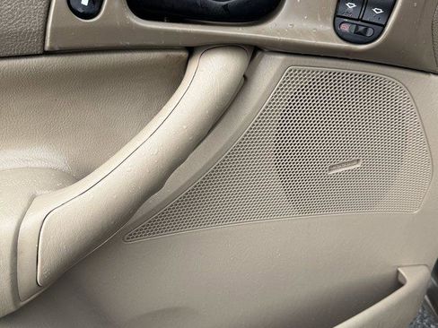 Used 2005 Ford Focus SE image 46