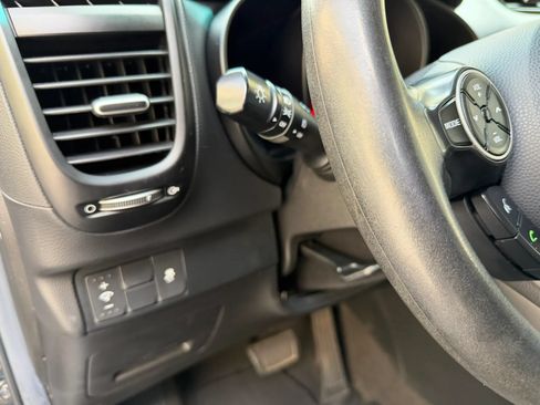 Used 2018 Kia Soul + FWD image 26