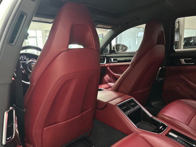 Used 2018 Porsche Panamera 4 AWD/4WD image 45
