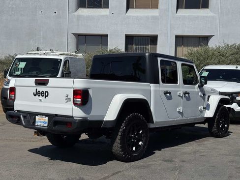 Used 2022 Jeep Gladiator Sport AWD/4WD image 13