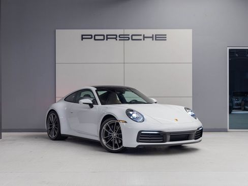 Certified 2024 Porsche 911 Carrera image 9