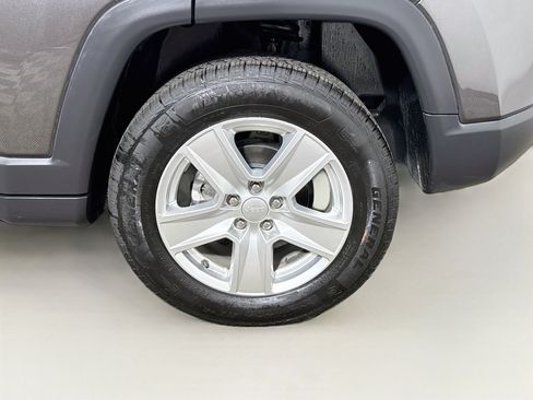 Used 2022 Jeep Compass Latitude AWD/4WD image 23